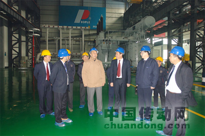 國(guó)內(nèi)知名變壓器專家錢梓弘考察人民輸變電超高壓生產(chǎn)基地