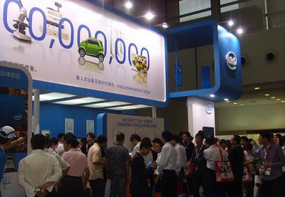 英特爾的展示以“智能互連嵌入式設備”為主題吸引了許多觀眾