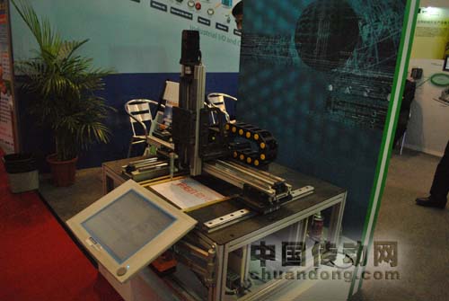 在新的產(chǎn)品更新?lián)Q代趨勢(shì)下，研拓如何確保技術(shù)的穩(wěn)定性和客戶的最大利益？