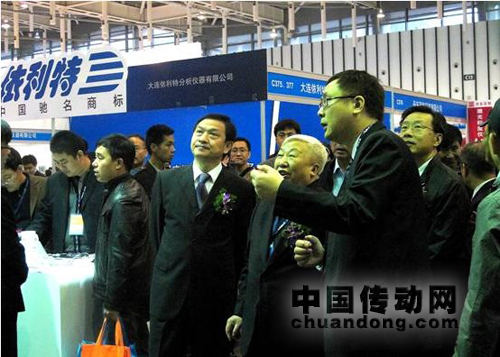南京市政府領(lǐng)導(dǎo)、南京市教育局領(lǐng)導(dǎo)參觀臺(tái)達(dá)工業(yè)自動(dòng)化展示車