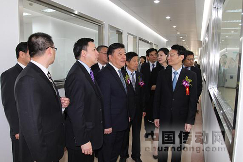 衛生部部長陳竺考察中國醫藥城疫苗工程中心賽默飛新建實驗室項目