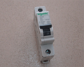 施耐德4A 1P C 斷路器 （科達(dá)電器代理）