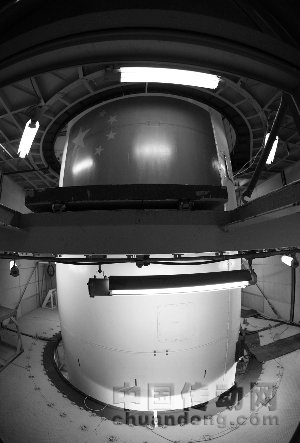天宮一號目標飛行器、長征二號FT1型運載火箭組合體（局部）。