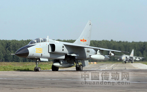 中國空軍“飛豹”戰機。