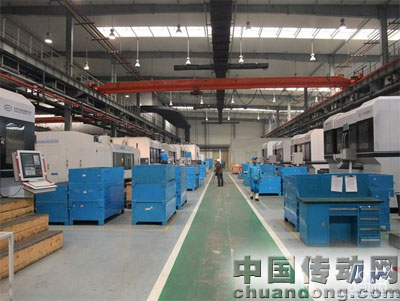 東方汽輪機公司九軸六聯動砂帶磨床生產線 