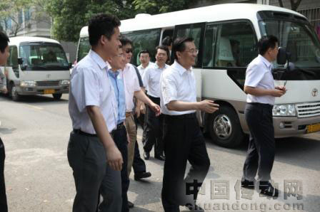 李新總經理迎接朱克江市長