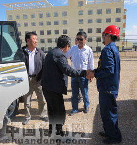 青海省發改委常務副主任王景雄蒞臨德令哈50MW太陽能熱發電項目視察
